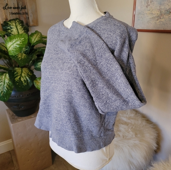 Cropped Sweatshirt - Picture 2 of 8